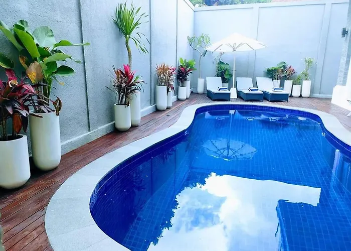 Emas Mulia Luxury 1 * ウルワツ