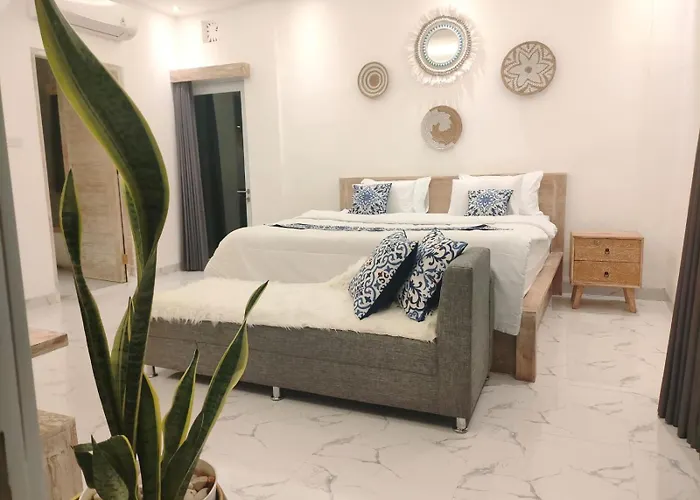 Emas Mulia Luxury 1 *